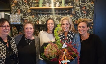 Jeanette Vrijwilliger van het Jaar op Eiland van Hein