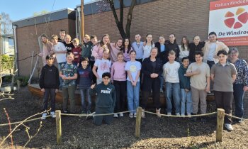 Burgemeester bezoekt Daltonschool de Windroos