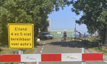 Bonnenregen in Vinkeveen: 60 foutparkeerders rondom eilanden beboet