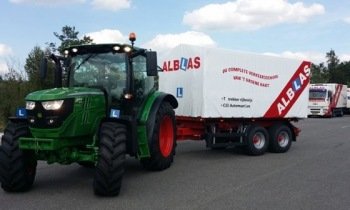 Nieuwe landbouw trekker afgeleverd voor rijles