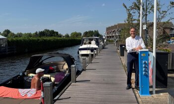 Nieuwe aansluitzuilen voor waterrecreanten in Aalsmeer
