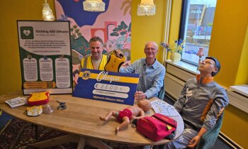 Lionsclub Mijdrecht-Uithoorn-Wilnis schenkt &euro; 2.600 aan Stichting AED Uithoorn