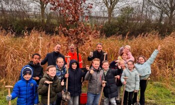 Leerlingen KC De Ruimte trappen plantseizoen af tijdens Boomfeestdag in Kudelstaart