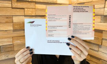 Stempas voor gemeenteraadsverkiezing op de mat