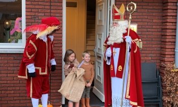 Aalsmeer Centrum deelt Sinterklaascadeautjes uit “Hier met je verlanglijstje”