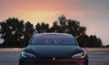 Met een elektrische auto op vakantie: zo ga je voorbereid op reis