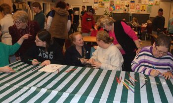 Burgemeester maakt kennis met Soos De Cirkel