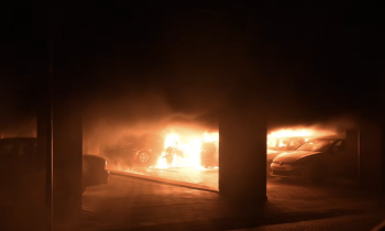 Vier bewoners naar ziekenhuis na brand onder wooncomplex Uithoorn