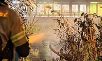 Brand op sloepje in Abcoude snel onder controle