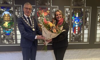 Burgemeesters verrast met duurzaam boeket