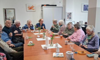 Burgemeester op de koffie in Buurtkamer Vinkeveen
