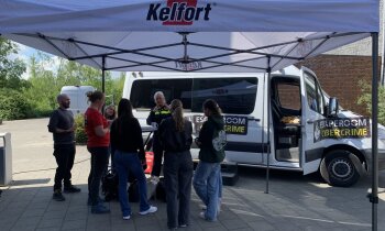 Cyber Escaperoombus rijdt door Aalsmeer en Kudelstaart