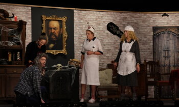 Huiveringwekkende scènes in De Hoef: Toneelvereniging De Opregte Amateur verrast met bloedstollend stuk