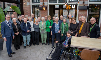 Burgemeester viert 12 diamanten huwelijken in Het Spoorhuis