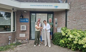 Lionsclub Vinkeveen en Waverveen stopt, laatste donatie aan Johannes Hospitium De Ronde Venen