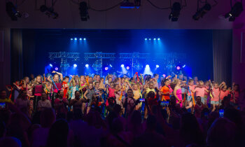 Vijf jaar Enjoys Dance feestelijk gevierd met kleurrijke eindshows