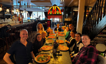 Pizza bij Christiani voor kampioenen van VZOD J4
