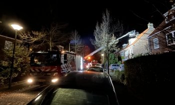 Brandweer blust schoorsteenbrand in Abcoude