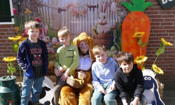Stralend paasfeest bij Kinderboerderij Boerenvreugd trekt honderden bezoekers