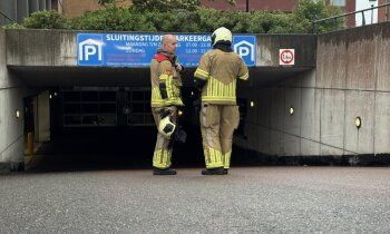 Brandweer Mijdrecht in actie voor vreemde lucht in parkeergarage