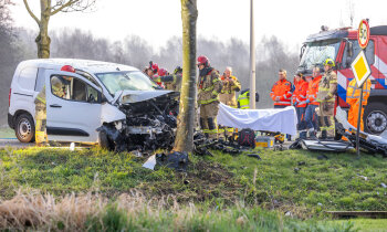 Man twee uur bekneld na ongeval op Abcouderstraatweg
