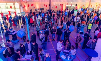 Banenmarkt in sporthal De Phoenix brengt werkzoekenden en bedrijven samen