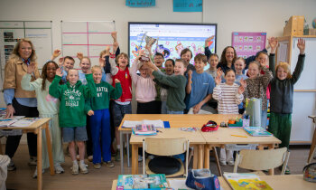 Groep 7 van basisschool de Pius neemt wisselbeker in ontvangst voor beste score verkeersexamens 2026