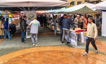Drukbezochte banen- en stagemarkt brengt talent en bedrijven samen