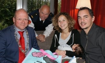 Tas met &lsquo;brandveilige&rsquo; inhoud voor ouders van pasgeboren Jalou