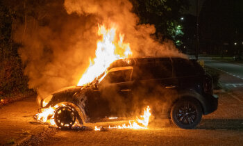 Auto brandt uit in Mijdrecht
