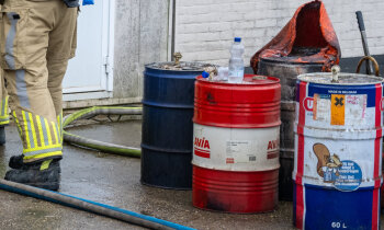 Olievaten in brand in schuur Waverveen