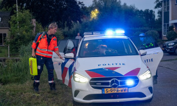 Traumahelikopter trekt veel bekijks in Uithoorn
