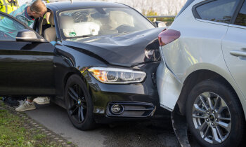 Twee gewonden bij ongeluk N201 Loenersloot