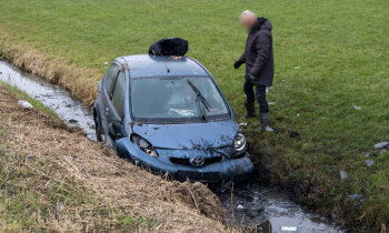 Auto te water Oosterlandweg Mijdrecht