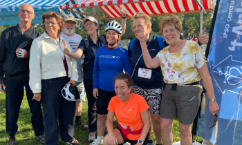 Team &rsquo;t Anker in actie tijdens Ride for the Roses in Aalsmeer