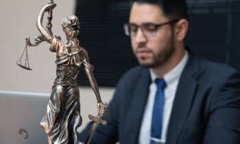 Juridische aspecten van een vaststellingsovereenkomst bij langdurig ziekteverzuim in de schadebranche