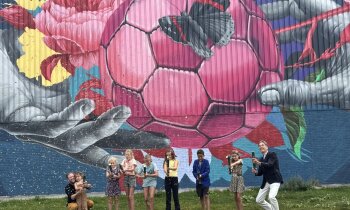Aalsmeer onthult eerste muurschildering