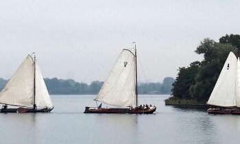 Turfrace brengt historische zeilvaart naar Vinkeveen