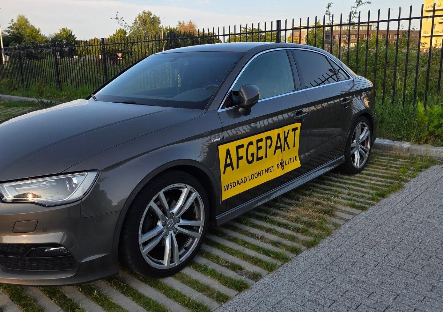 Politie neemt Audi in beslag na vluchtpoging Aalsmeer