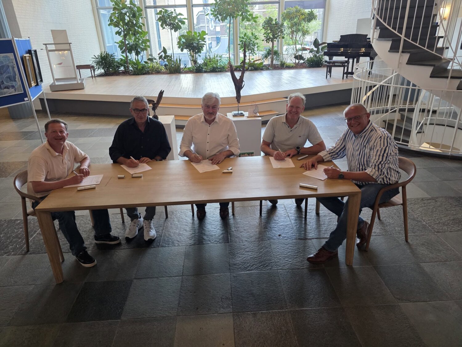 Samenwerkingsafspraken wijkoverleggen Aalsmeer officieel ondertekend