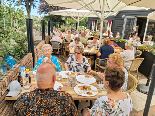 Buurtkamer Vinkeveen bezoekt De Strooppot voor jaarlijks uitje