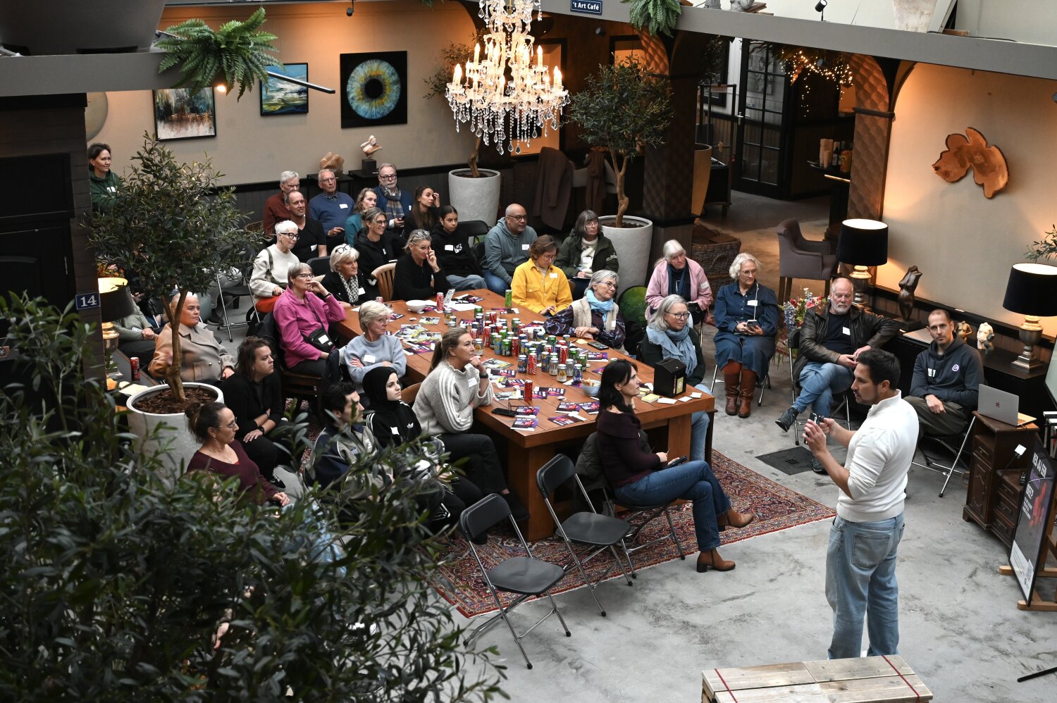 Drukbezocht Cultuurcafé in teken van smartphonefotografie