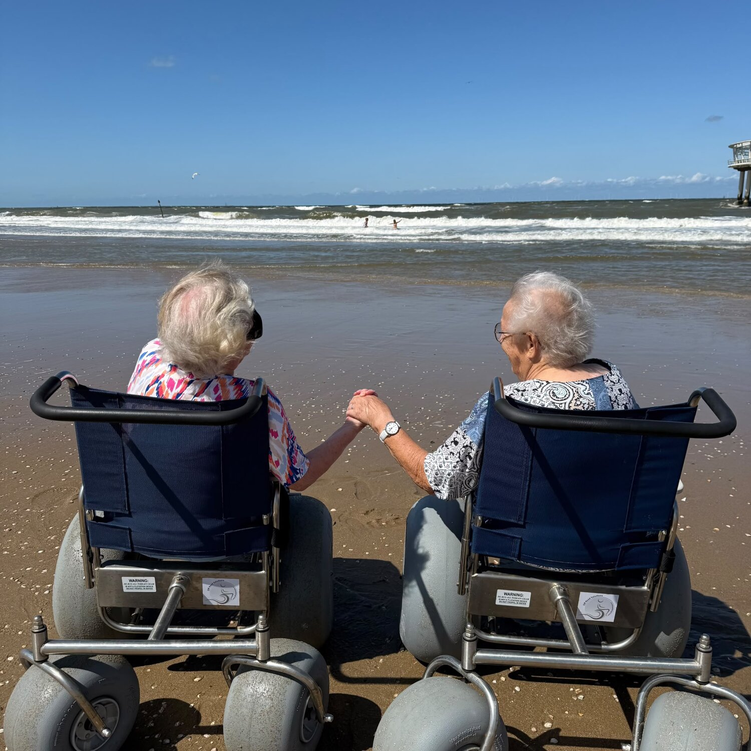 Hartewens van twee vriendinnen vervuld in Scheveningen