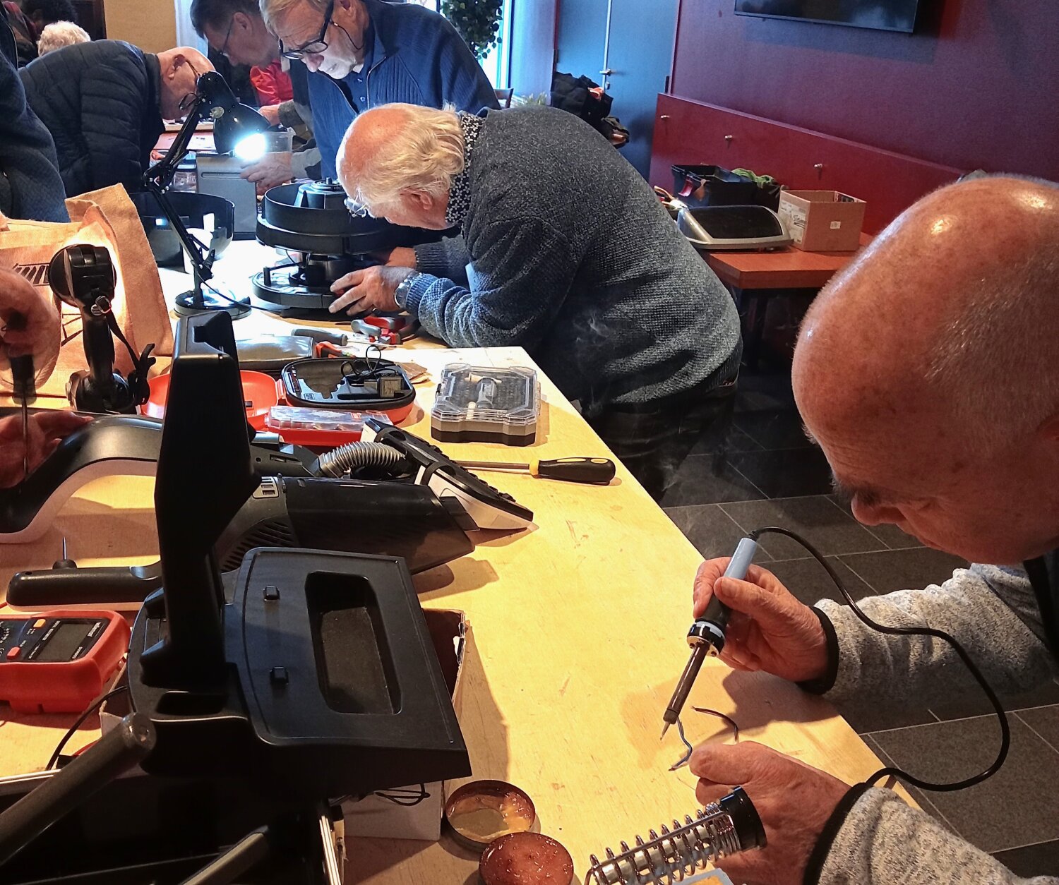 Repair Café Vinkeveen opent weer de deuren