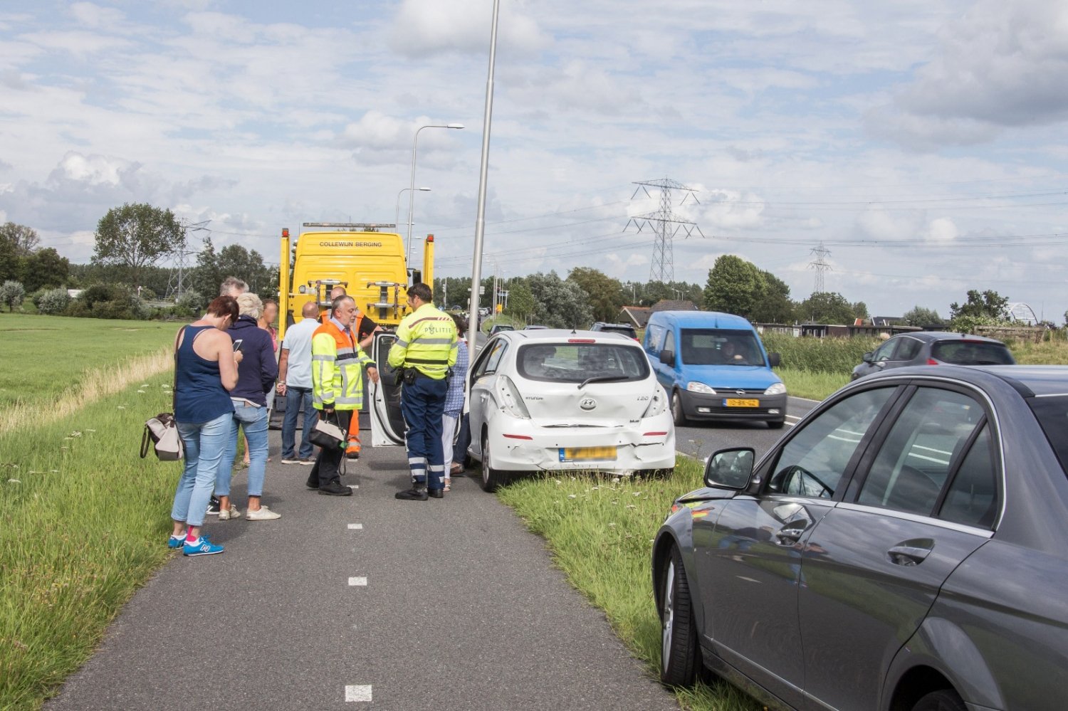Automatisch remsysteem ontwijkt kop-staartbotsing N201 Loenersloot