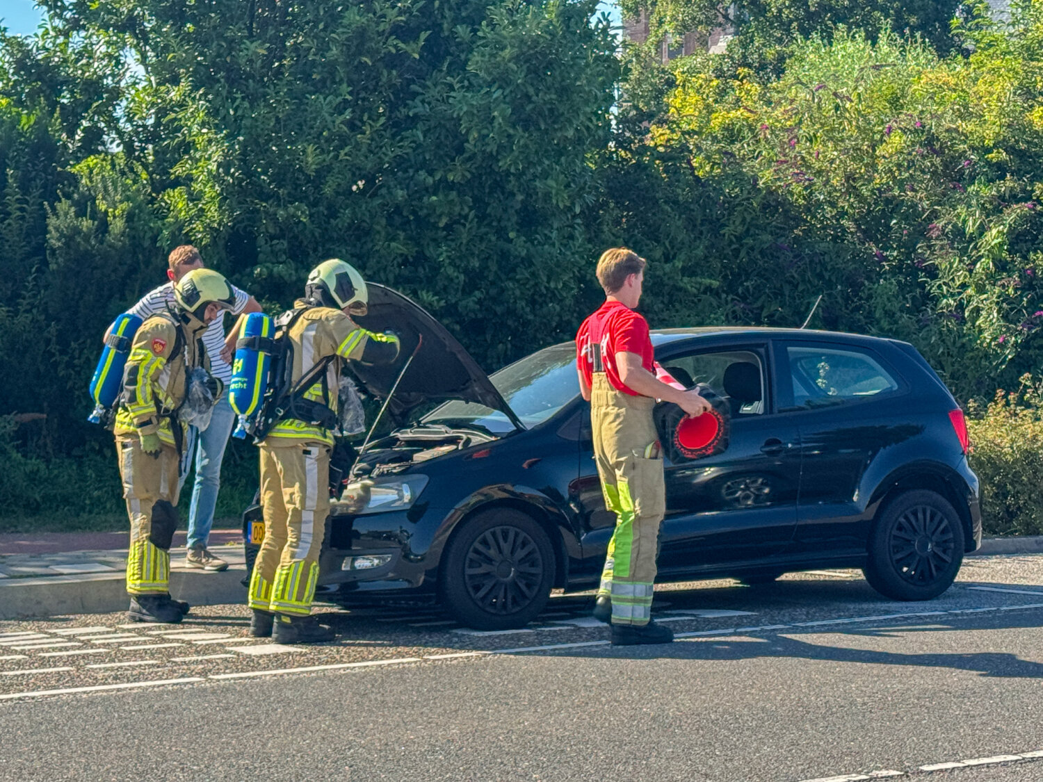 Brandweer controleert mogelijke autobrand Mijdrecht