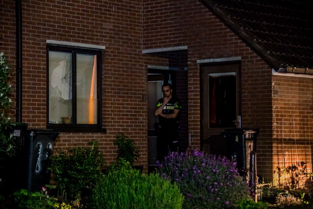 Ruit gesneuveld bij ruzie Amstelhoek