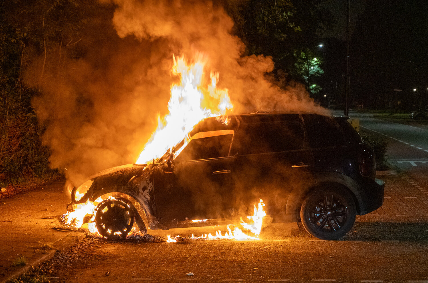 Auto brandt uit in Mijdrecht