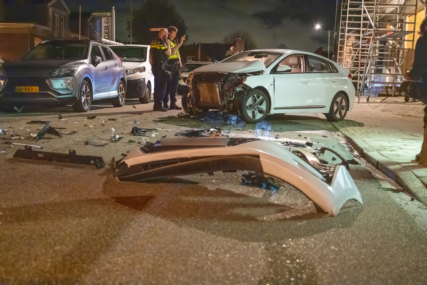 Bestuurder onder invloed van drugs, ravage op Herenweg in Vinkeveen