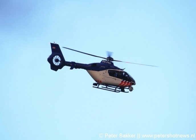 Politiehelikopter cirkelt boven Mijdrecht na incident met mes